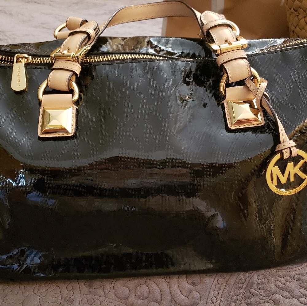 Large barrel bag with optional long strap